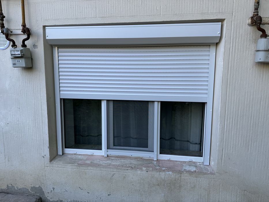 Rulouri exterioare din aluminiu, plase de insecte, plise, montaj mobila, glaf