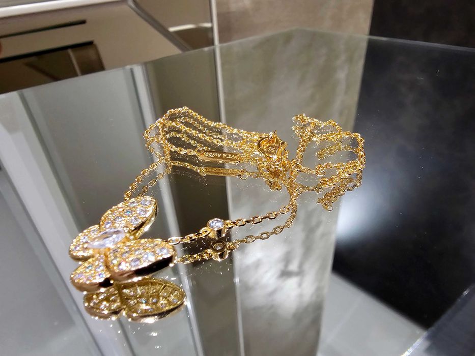 Van Cleef & Arpels VCA Rose Gold Diamond Two Butterfly Дамско Колие