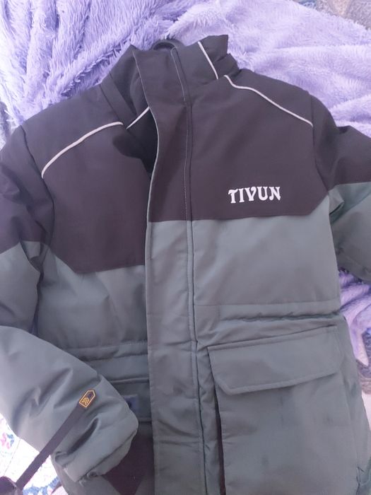 Продам детскую куртку