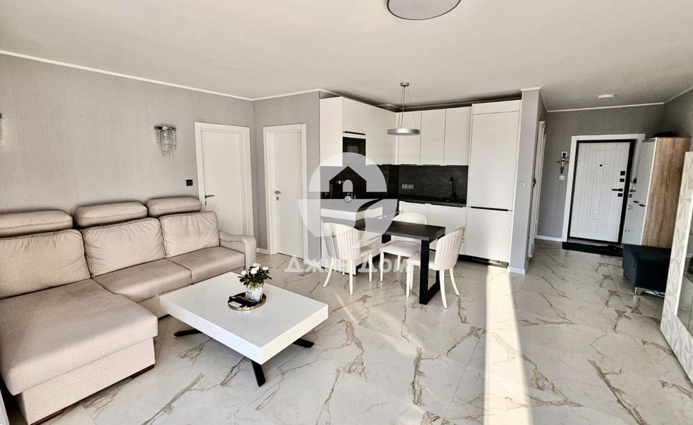 Продава се Тристаен апартамент в Свети Влас - 119 кв.м за 1933 €/кв.м - Снимка #2