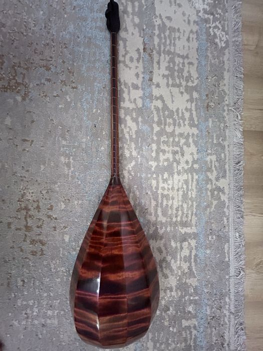 Домбыра сатылады