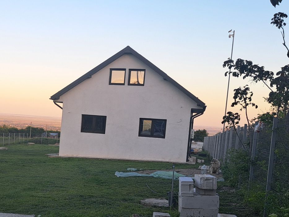 Casă de vânzare.