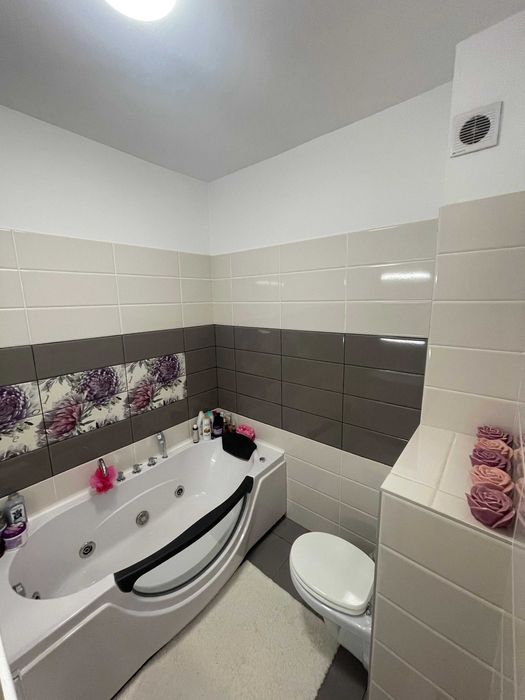 Vand apartament cu 2 camere ultrafinisat