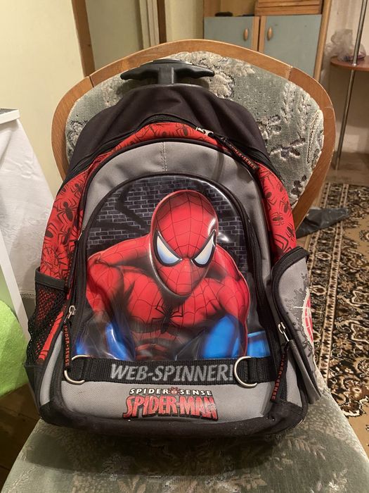 Рюкзак на колесиках.