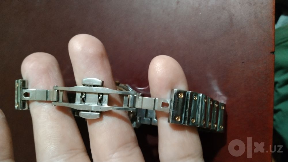 Часы Кartier на ходу.