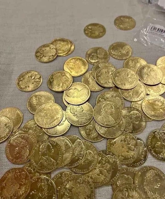 Vând monede placate cu aur de 24k  1/1 cu cele originale