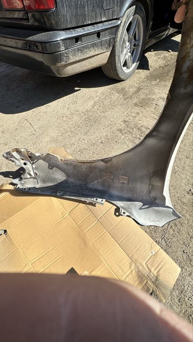 Продам крылья на камри 40