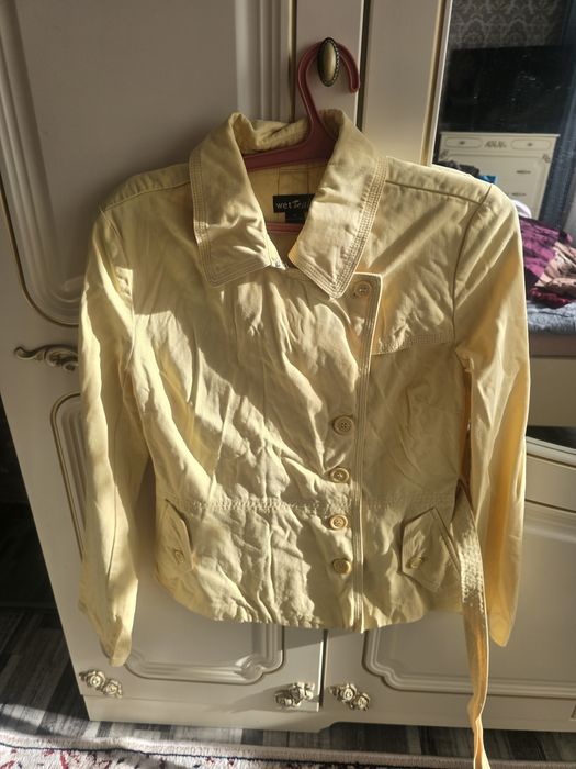 Продам женские пиджаки