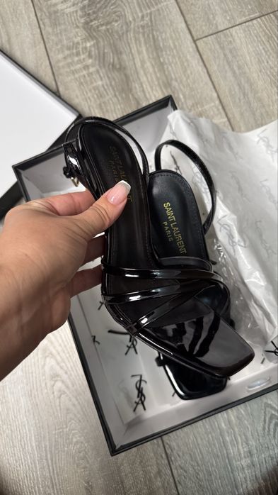 Босоножки в lux исполнении