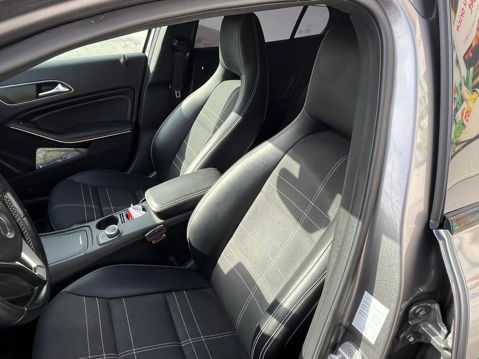 Vând Mercedes GLA 220 4MATIC