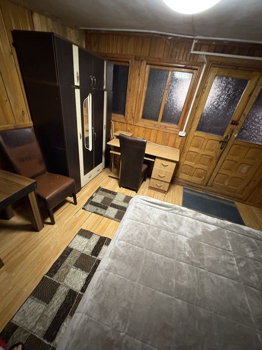 Camera privata la vilã!dar cu baie bucataria comun fac contract! iasi tg cucu garantia in rate persoana fizica proprietar mentananta ajutor 24/24.