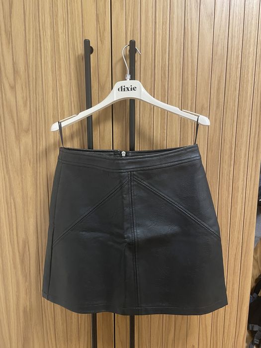 Нова кожена пола Pepe Jeans