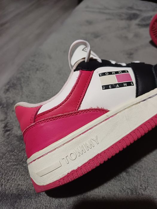 Adidași originali Tommy Jeans din piele