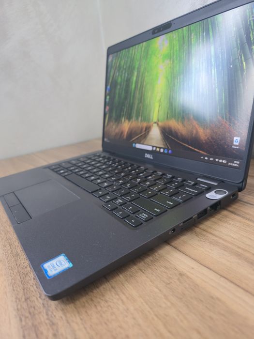Лаптоп Dell Latitude 5300, i5-8th, 8GB RAM, 256GB SSD, 13.3"