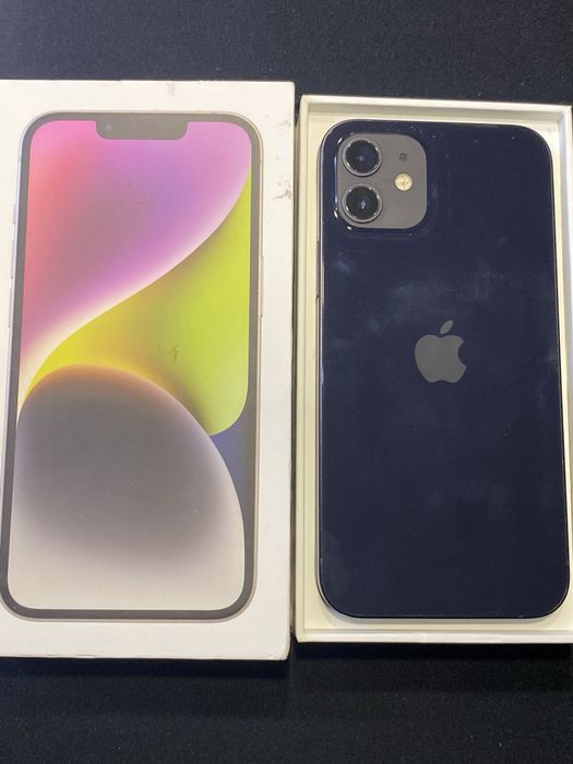 срочно продаю Айфон  12