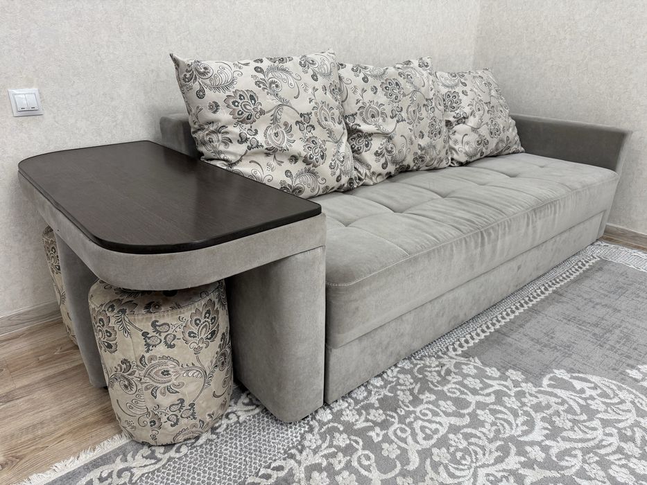 Продам диван гостинный , очень хорошем состояние