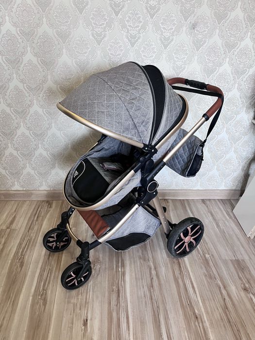 Коляска прогулочная
