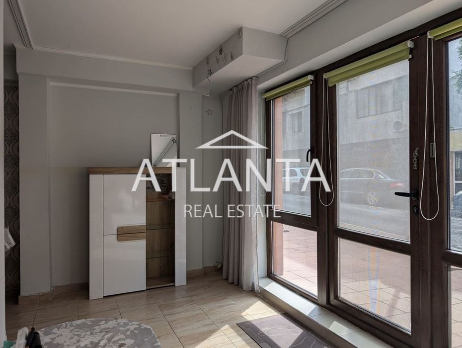 Продава се Тристаен апартамент в Варна, Център - 50 кв.м за 2164 €/кв.м - Снимка #2