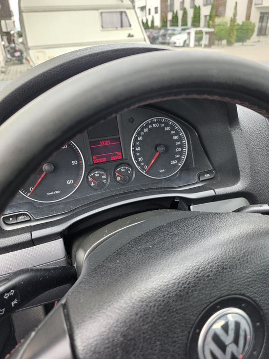 Volkswagen Golf 5 1.9 TDI – fiabil, economic și confortabil