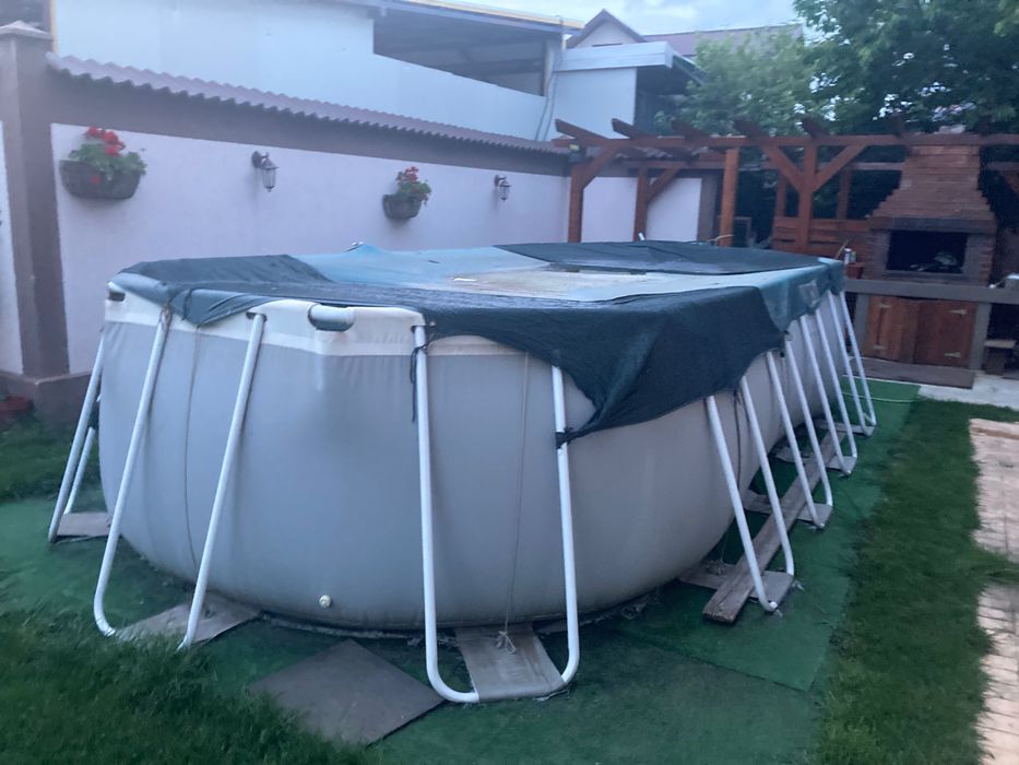Piscina mare.   610/305/122 INTEX
