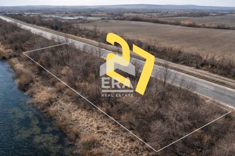 ЕКСКЛУЗИВНО!Поземлен имот за продажба, разположен на главния път Варна