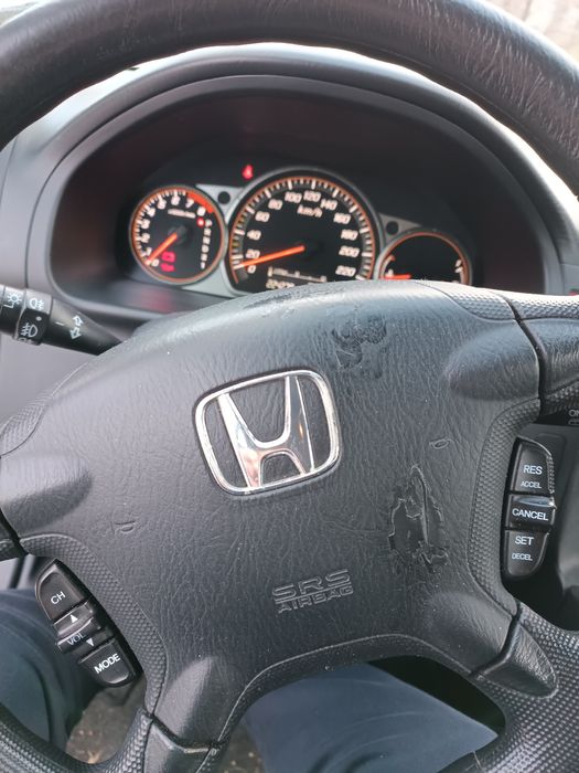 Продавам Хонда црв 2