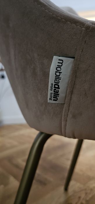 Masa din lemn cu scaune