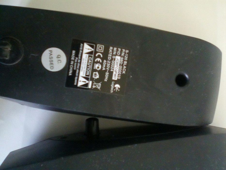 Boxe computer culoare neagra stare buna tehnic si vizual .