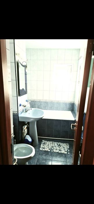 Apartament de închiriat cu două camere