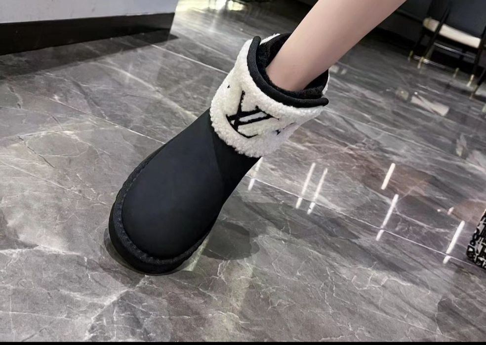 Топли Удобни  Боти UGC LV