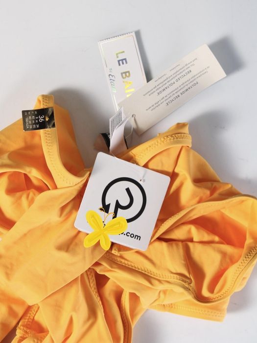 Жълт бански с връзка