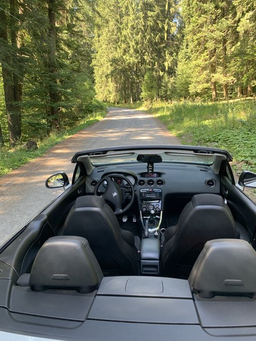 Peugeot 308 CC 2012.