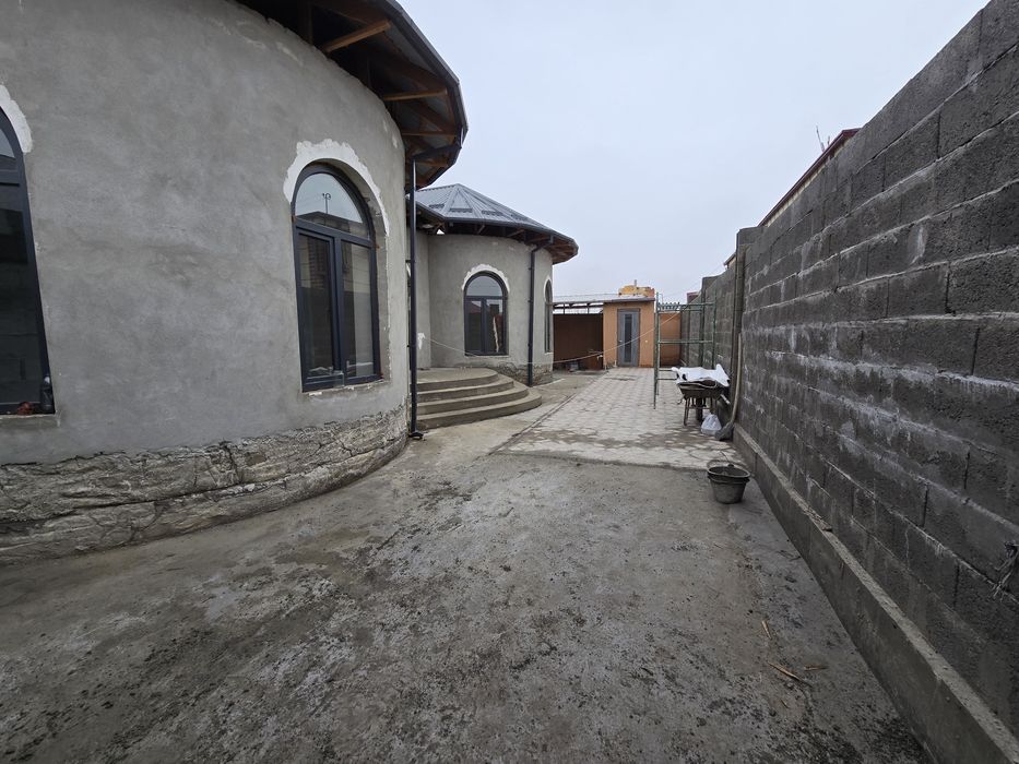 3 sotixlik xovli uy sotiladi yangi krulgan