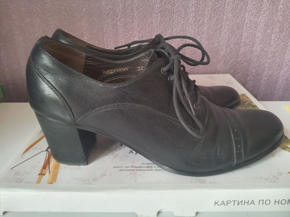 Бу туфли женская 37-размера.