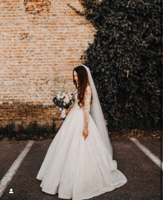 Rochie de mireasă deosebită – făcută la comandă, impecabilă