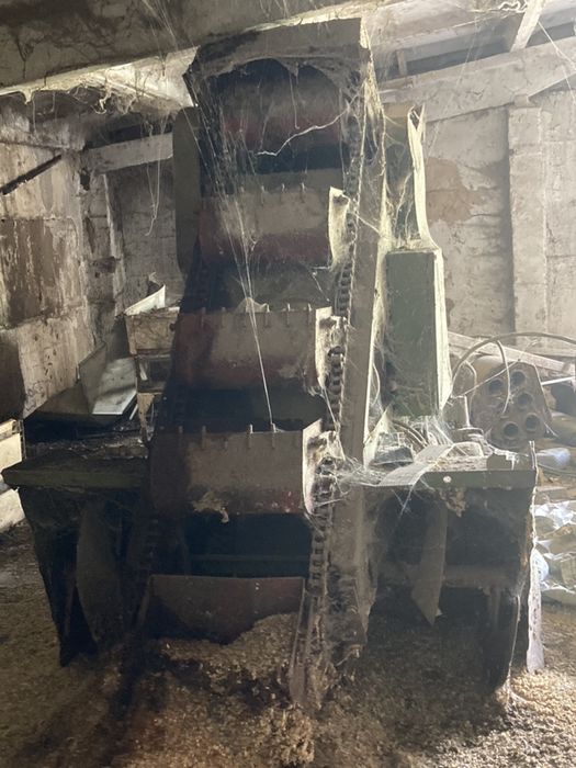 Продаю зернопогрузчик ковшевый