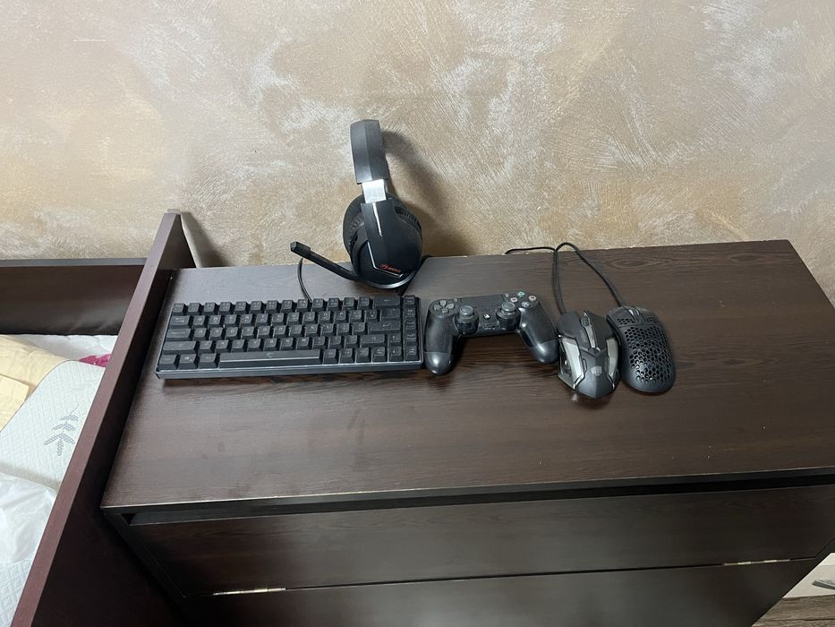 PlayStation 4 fat +monitor+други аксесуари