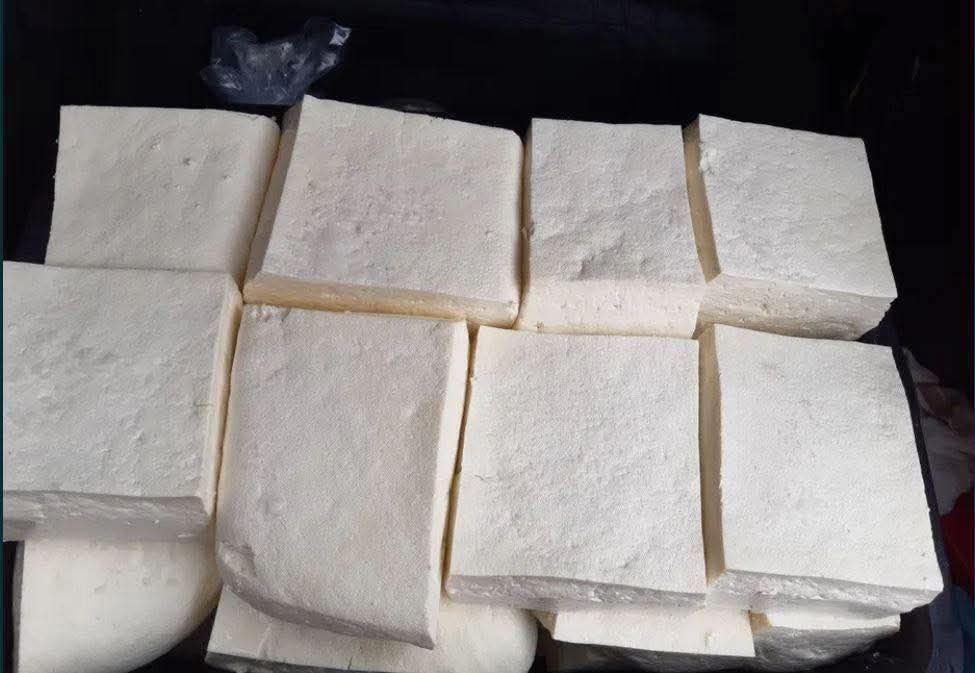 Vând cașcaval afumat