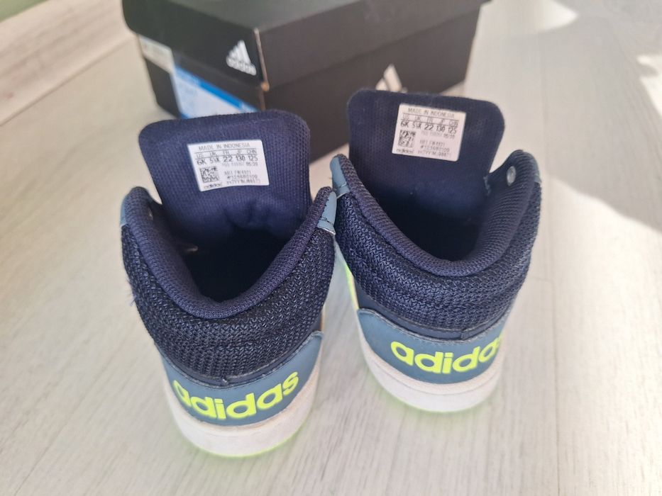 2 чифта оригинални Adidas : кецове 22 номер и мататонки 23 номер