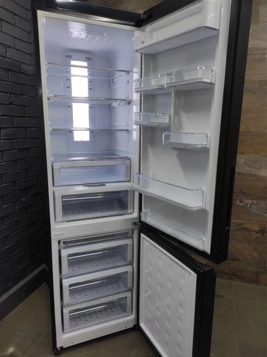 Холодильник Samsung