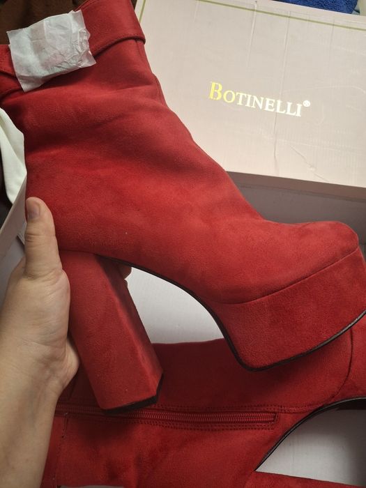 Botine roșii cu toc