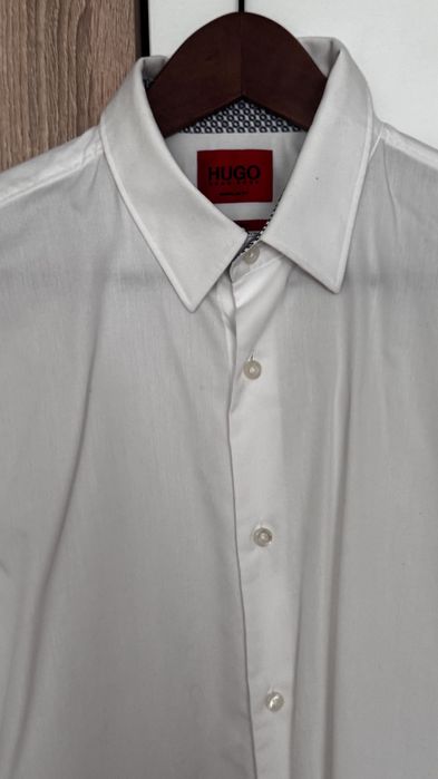 Риза Hugo Boss,слагана веднъж за Бал,точно 3 часа!