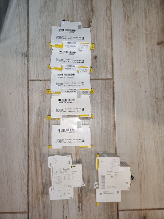 Siguranțe/disjunctoare Schneider Electric + modul supratensiune