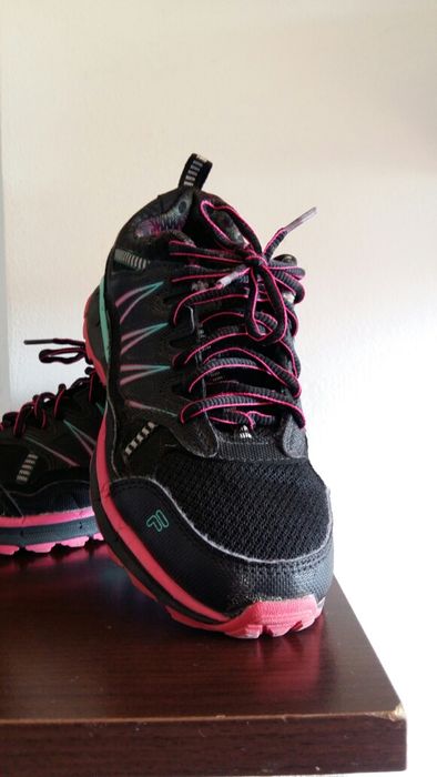 Fila, încălțăminte sport mărimea 37 stare foarte bună. Preț 60.