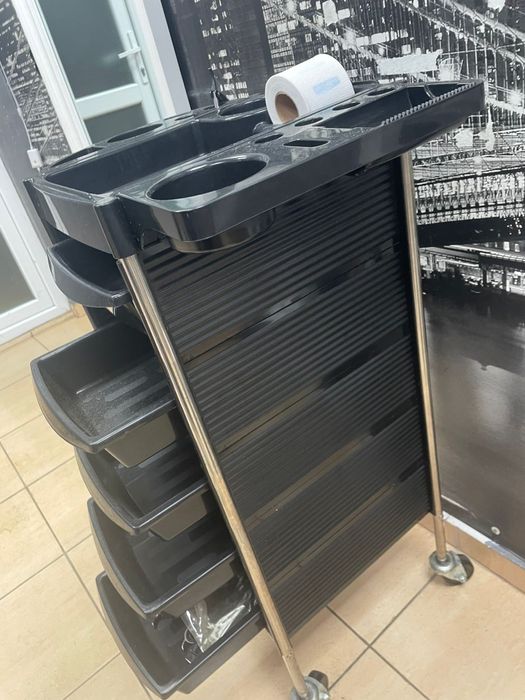 Ucenic salon coafură