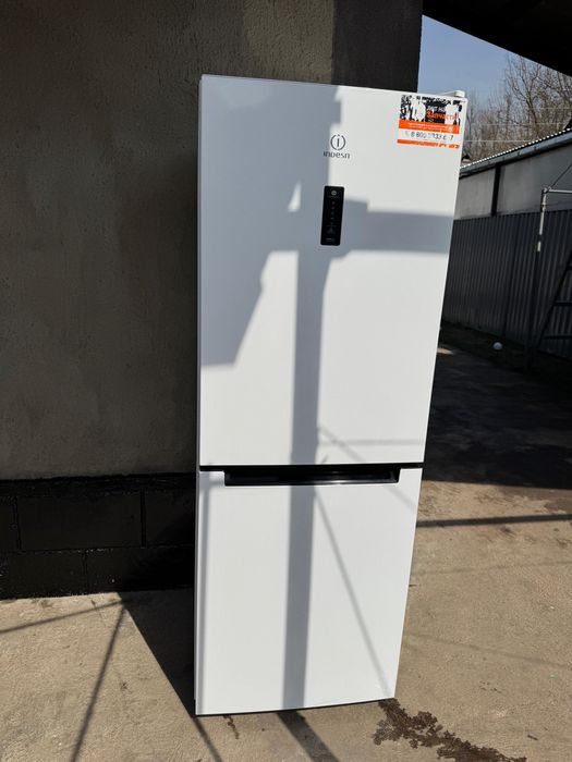 Холодильник белый