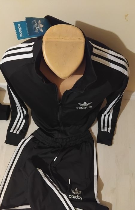 Trening bărbați Adidas.