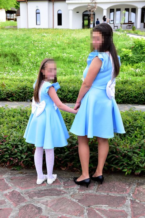 Рокли майка и дъщеря