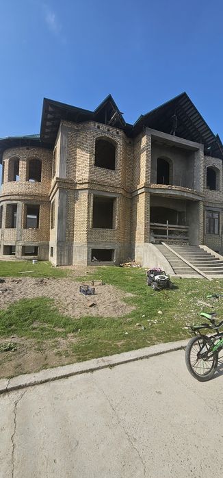 Амир Темур Мевазор!!! 23 соток евро махалла!!!