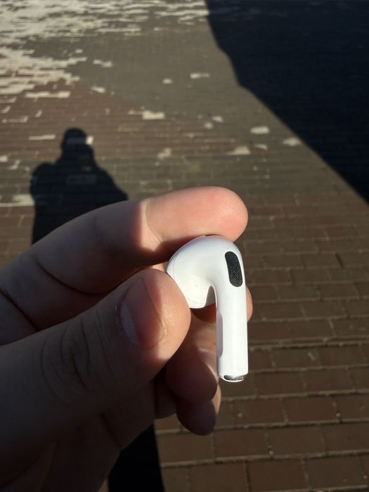 продаю Airpods 3